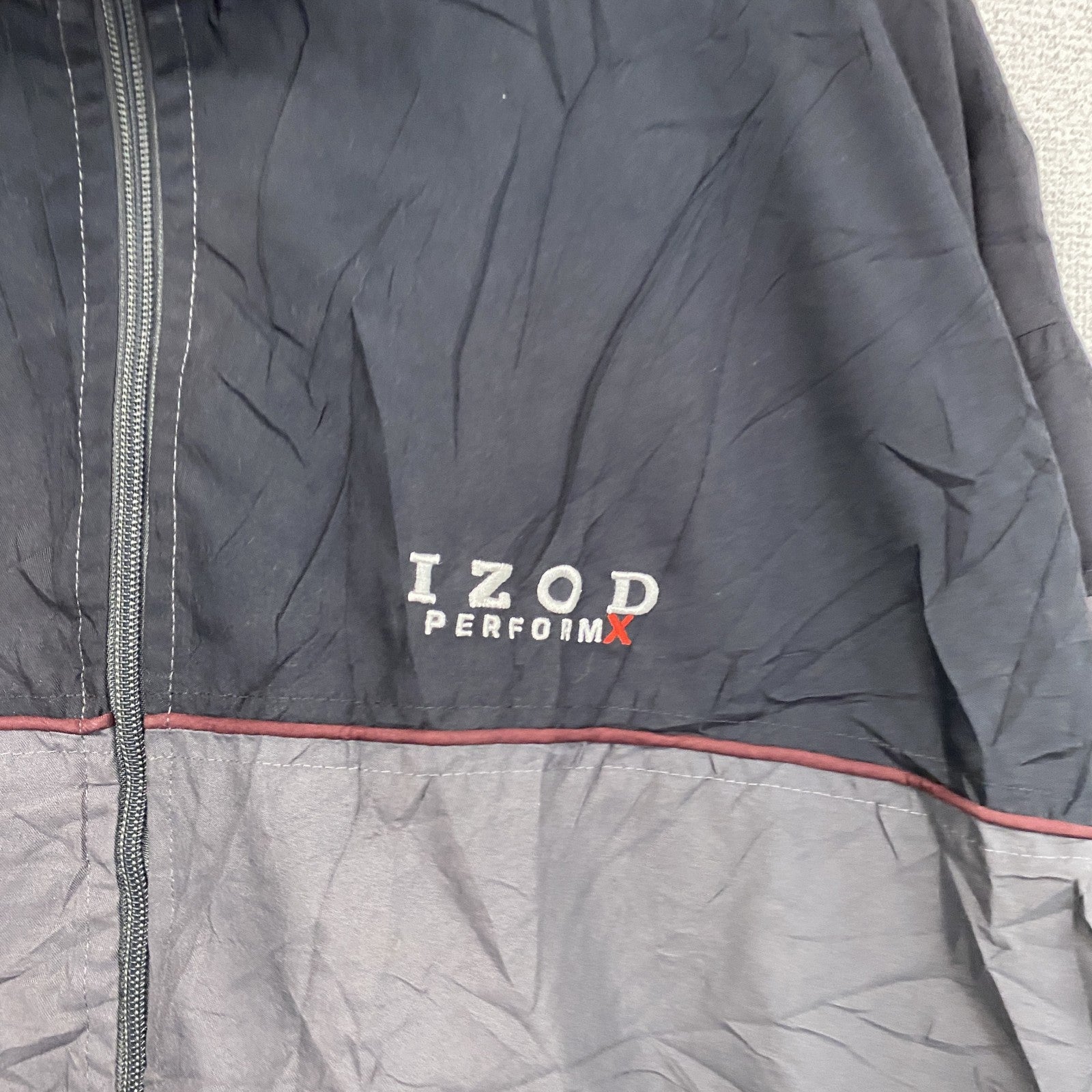 IZOD　アイゾッド　PERFORM　フルジップジャケット　刺繍ロゴ　ワンポイント　黒　ブラック　灰色　グレー　2Xサイズ ウインドブレーカー ナイロンアウター メンズ 古着