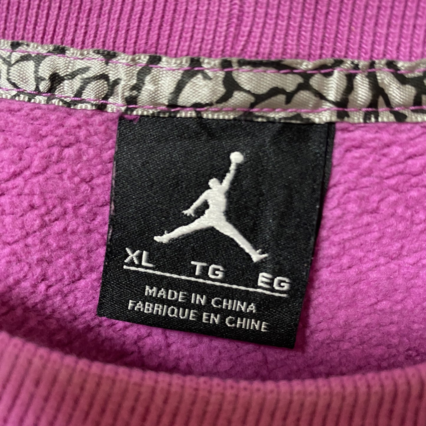 古着 used NIKE JORDAN ナイキ ジョーダン 長袖クルーネックワンポイントロゴ刺繍スウェット　トレーナー　ピンク