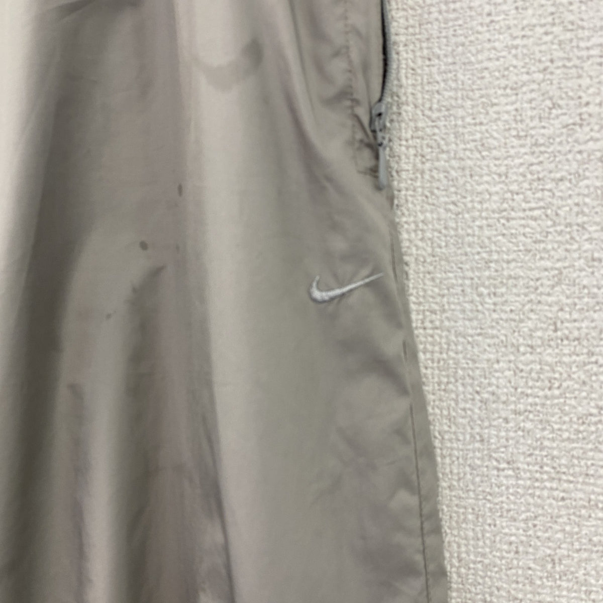 00s　NIKE　ナイキ　イージーパンツ　ウィンドブレーカーパンツ　スウッシュ　ヴィンテージ　グレー　灰色　Mサイズ メンズ ポリエステル 古着