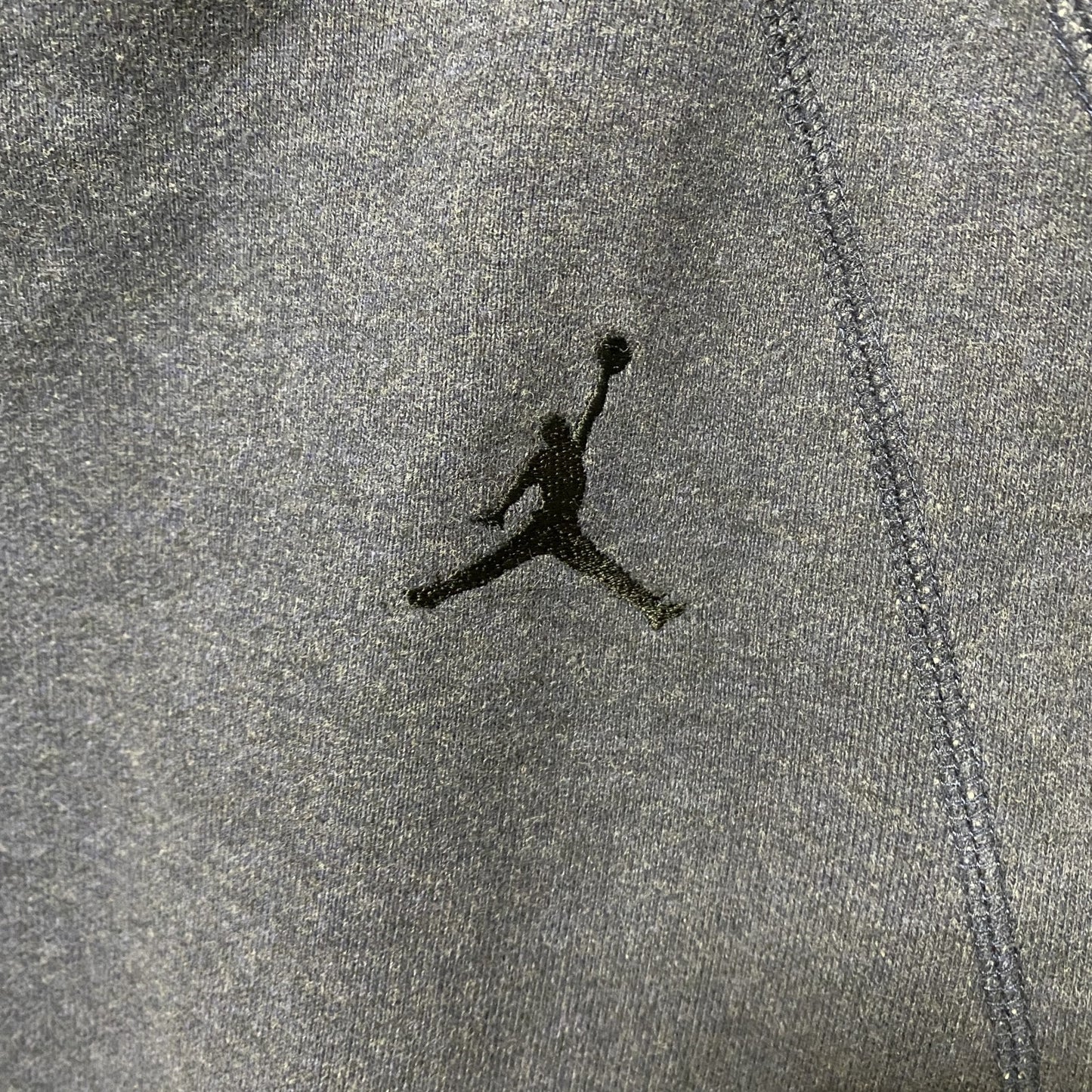 古着 used　ナイキ　エアジョーダン　NIKE AIR JORDAN　長袖ワンポイントロゴ刺繍スウェット　ネイビー　Mサイズ