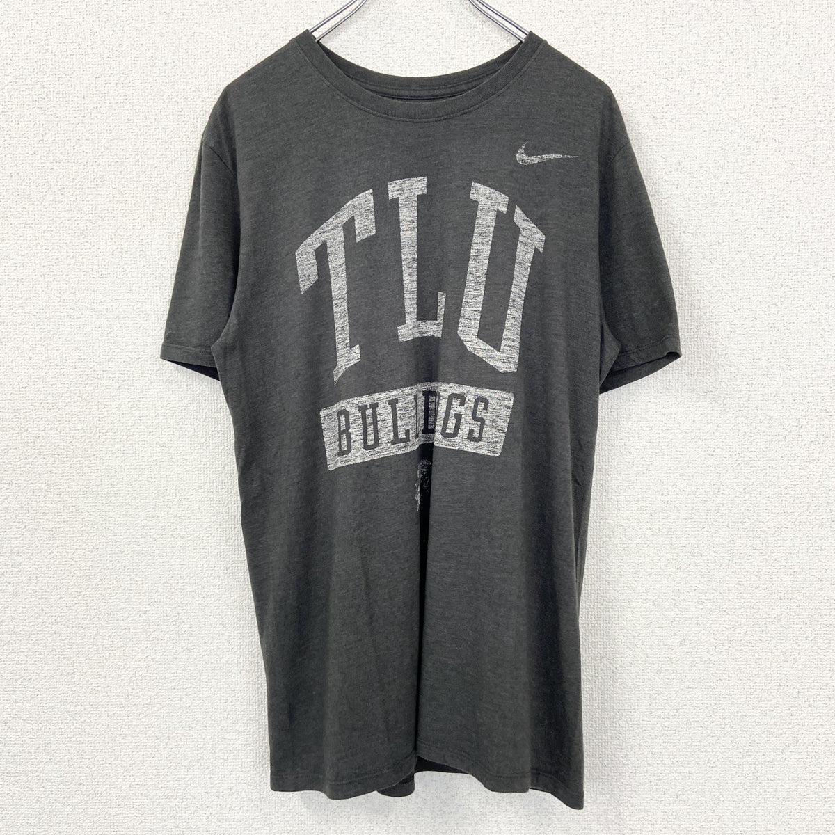 NIKE　ナイキ　半袖プリントTシャツ　TLU　BULLDOGS　グレー　灰色　スウッシュロゴ　レトロ　Mサイズ　古着