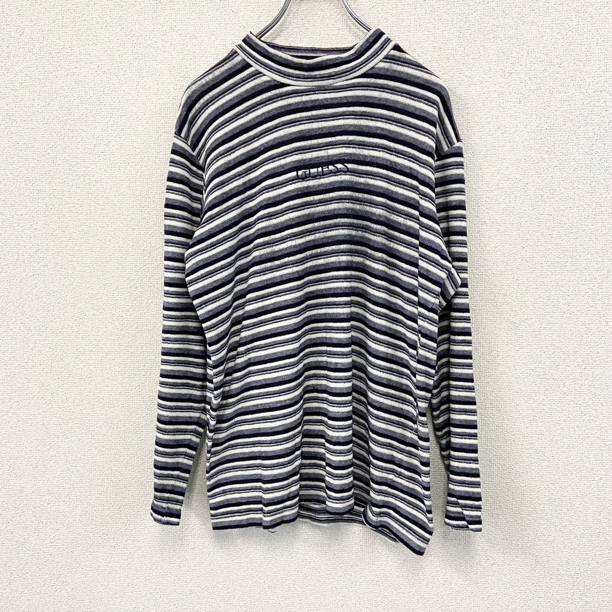GUESS　ゲス　長袖フリースＴシャツ　ボーダー柄　ワンポイント　マルチカラー　Ｍサイズ　古着