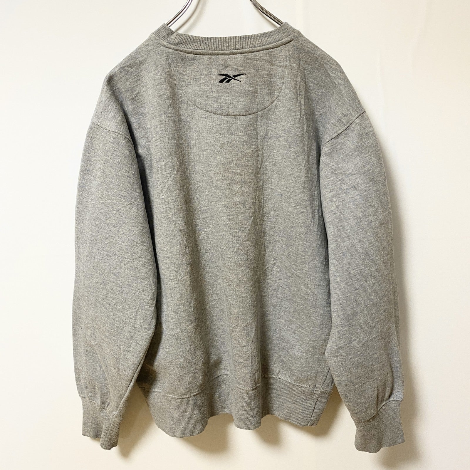 Reebok　リーボック　長袖ワンポイントロゴ刺繍スウェット　トレーナー　レトロデザイン　グレー　灰色　Lサイズ　古着