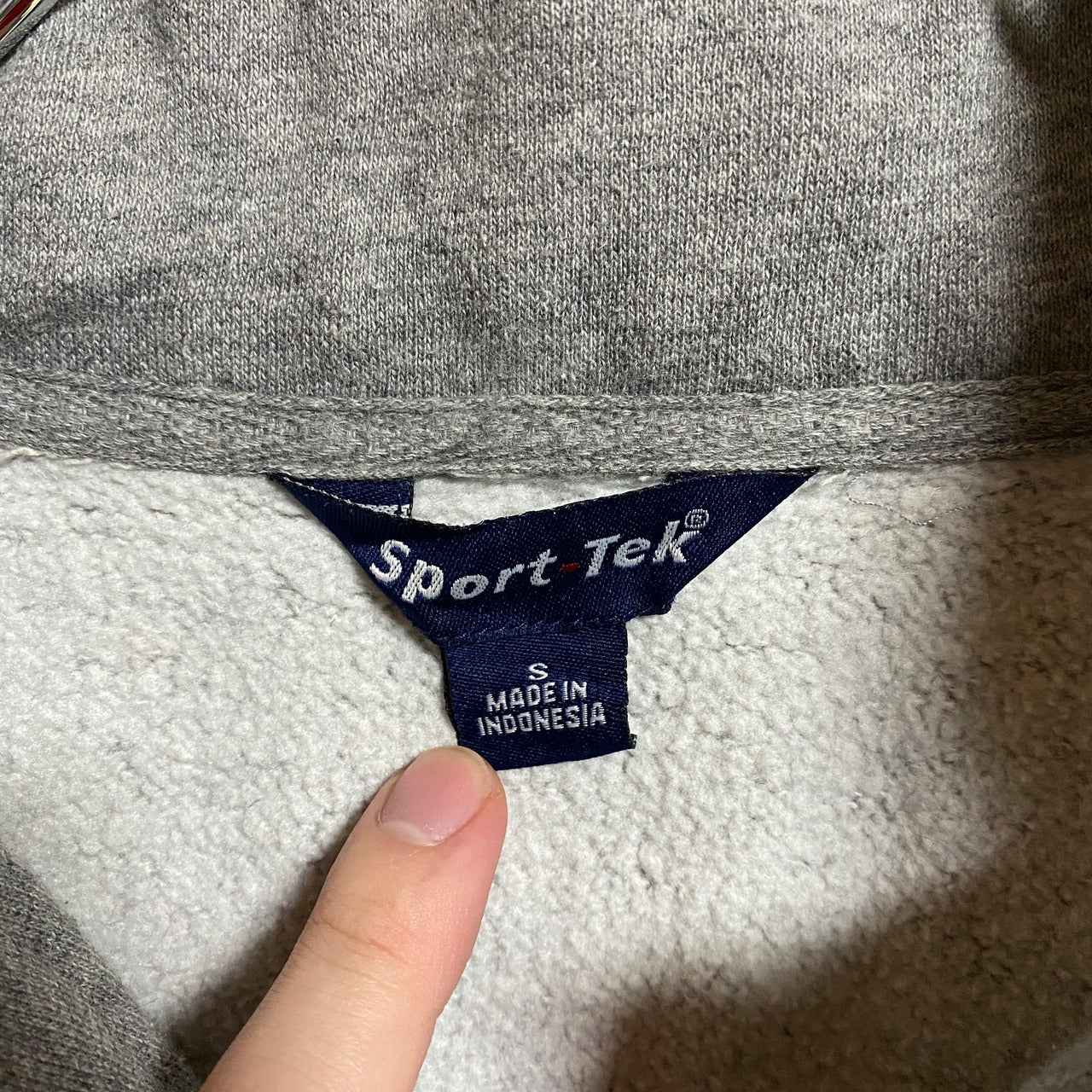 古着 used　SportTek　長袖ハーフジップスウェット　トレーナー　ワンポイント刺繍　ソフトボール　グレー　秋冬服　Sサイズ