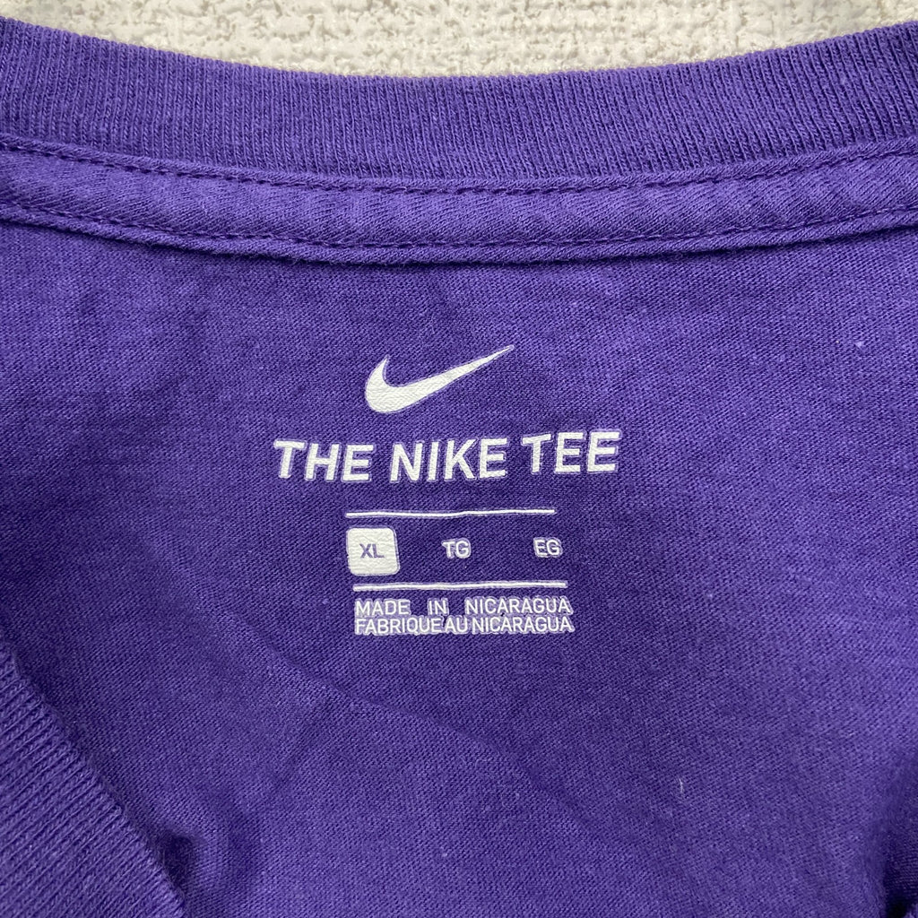 NIKE ナイキ　半袖プリントTシャツ　ソフトボール　クルーネック　スウッシュロゴ　紫　パープル　XLサイズ　古着
