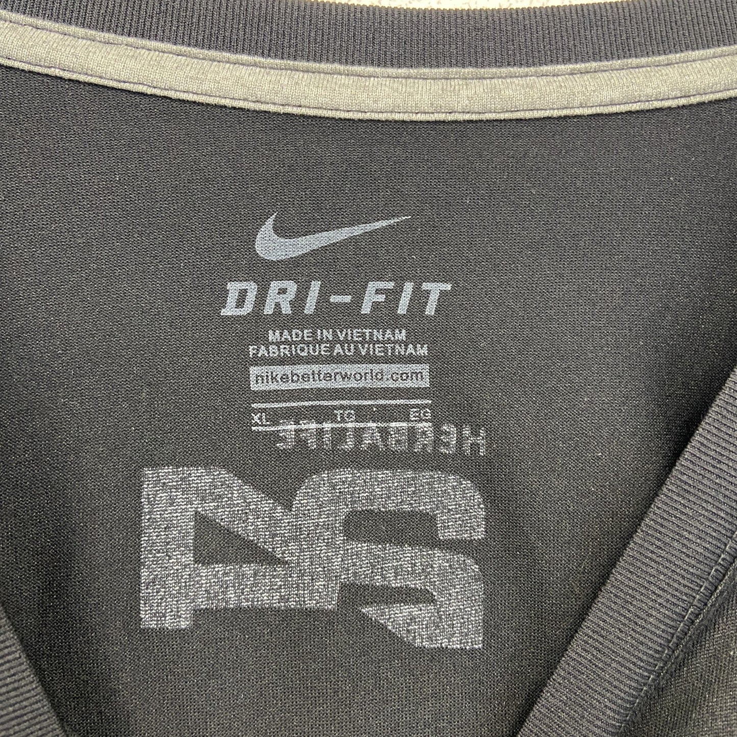 古着 used　NIKE ナイキ　半袖プリントTシャツ　DRI-FIT　クルーネック　スウッシュロゴ　黒　ブラック　XLサイズ