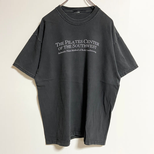 古着 used　半袖ロゴプリントTシャツ　バックプリント　ピラティス　黒　ブラック　春夏服　メンズ　レディース