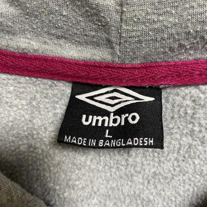 古着 used umbro アンブロ　バルセロナFC　長袖ロゴプリントパーカー　フーディー　ヴィンテージ　スポーティー　Lサイズ