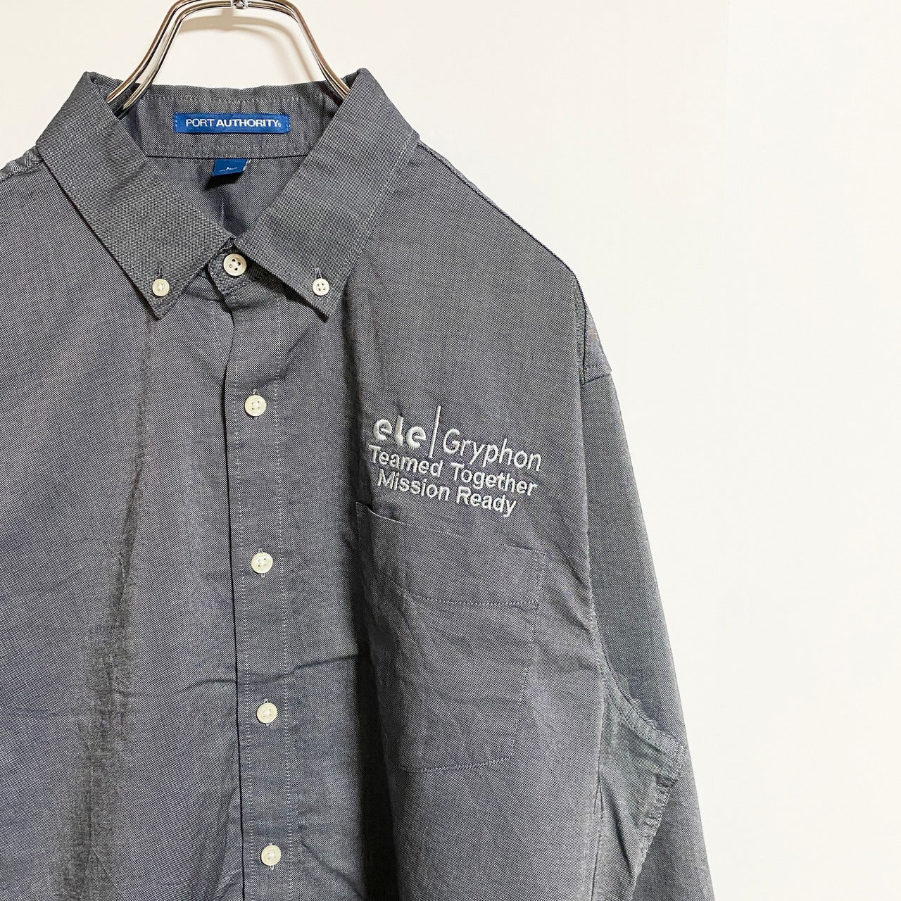 PORT AUTHORITY　長袖ワンポイント刺繍シャツ　シンプル　グレー　灰色　秋冬服　レトロ　Lサイズ　古着