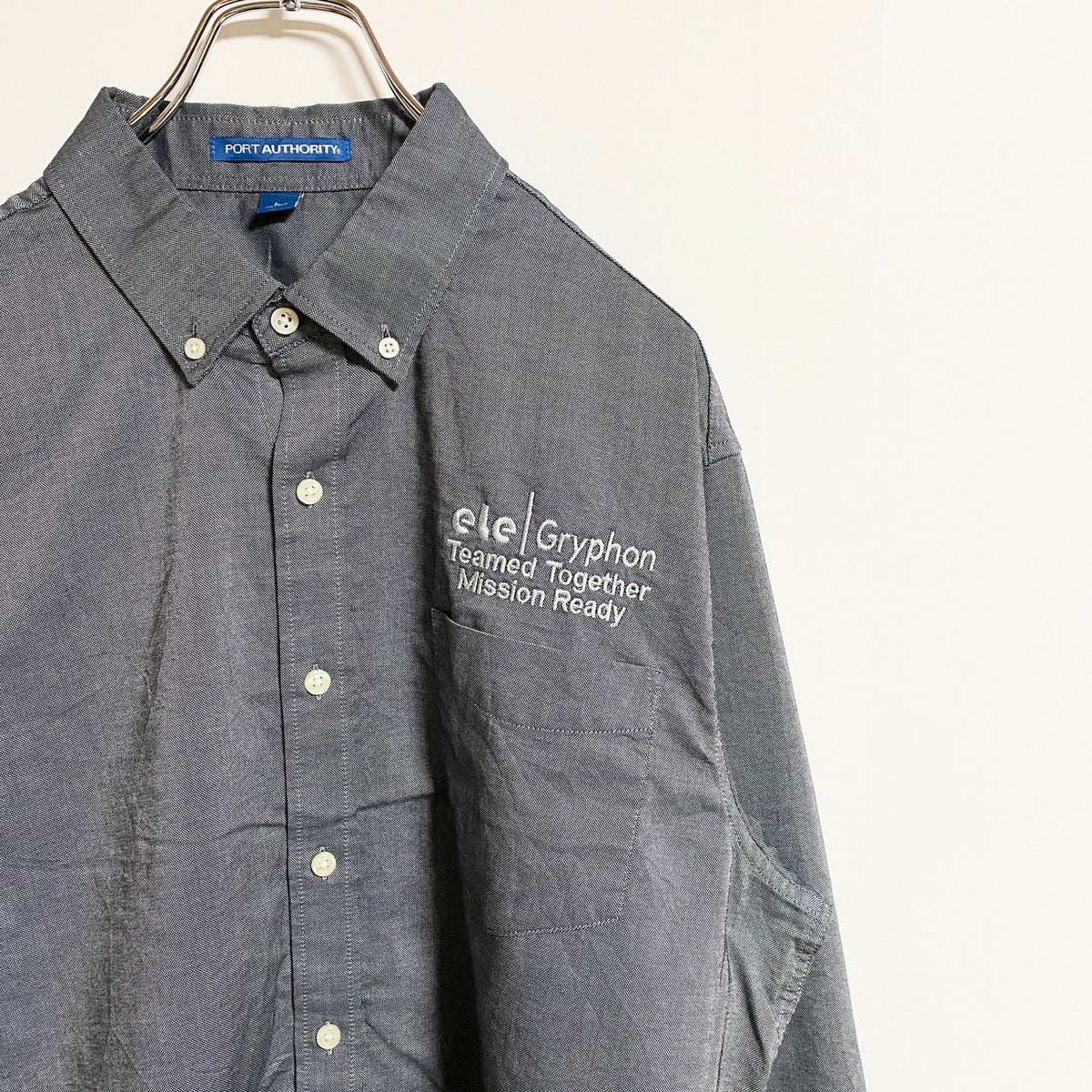 PORT AUTHORITY　長袖ワンポイント刺繍シャツ　シンプル　グレー　灰色　秋冬服　レトロ　Lサイズ　古着