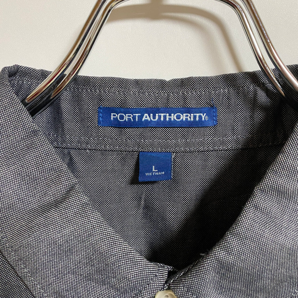 PORT AUTHORITY　長袖ワンポイント刺繍シャツ　シンプル　グレー　灰色　秋冬服　レトロ　Lサイズ　古着
