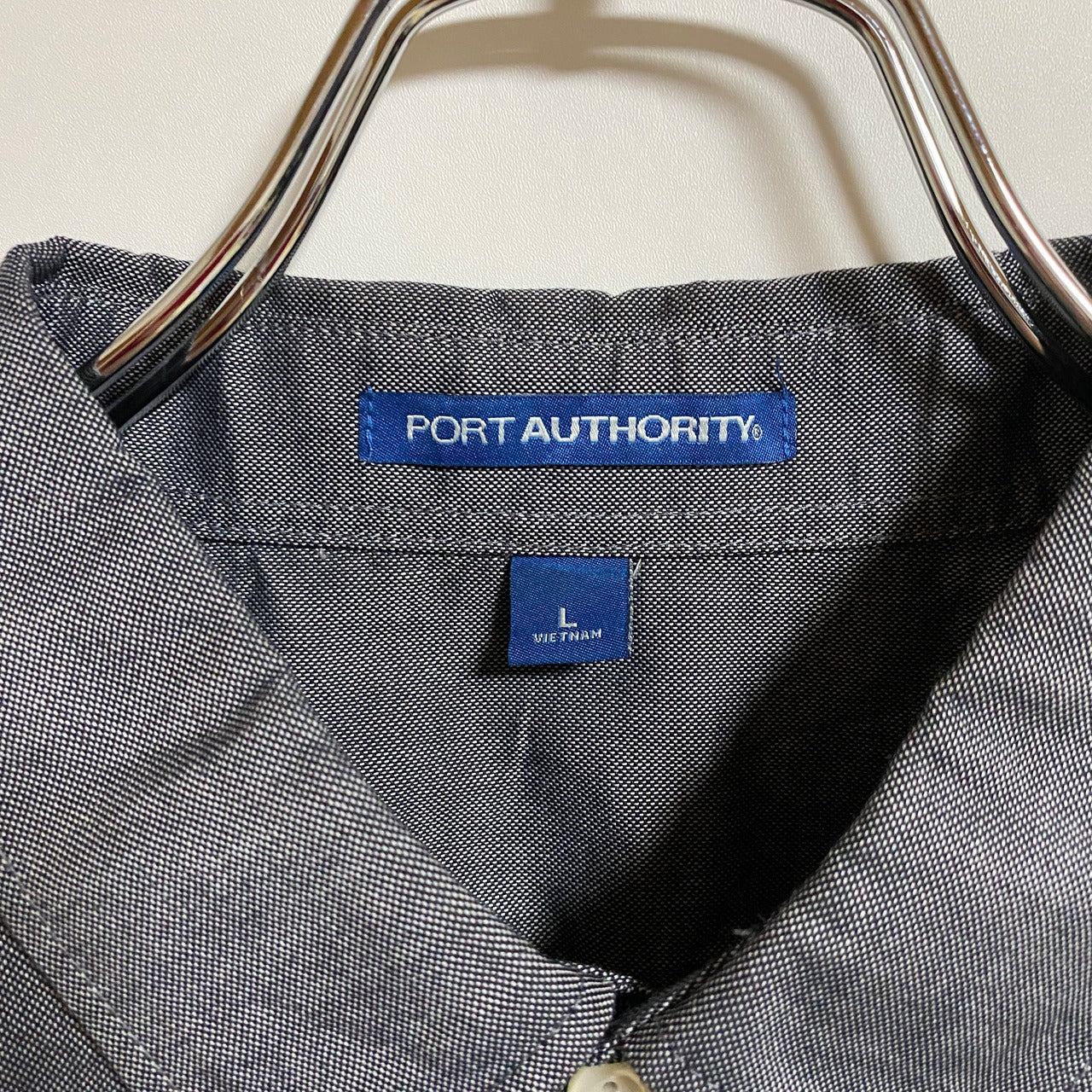 古着 used　PORT AUTHORITY　長袖ワンポイント刺繍シャツ　シンプル　グレー　秋冬服　レトロ　Lサイズ