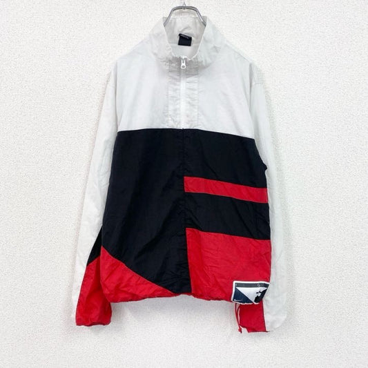 NIKE　ナイキ　プルオーバーナイロンジャケット　ハーフジップ　黒　ブラック　Sサイズ