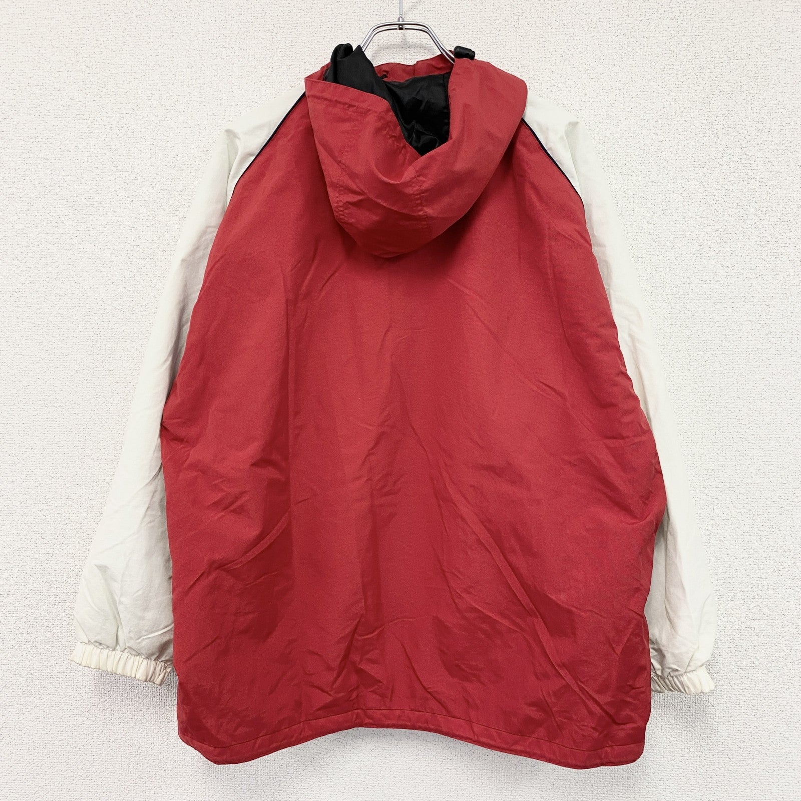 Quiksilver　クイックシルバー　フルジップナイロンジャケット/フーディー　中綿入り　ハの字ポケット　赤　レッド　Mサイズ