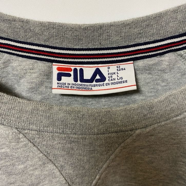 古着 used FILA フィラ　長袖ラグランスリーブスウェット　トレーナー　ワンポイントロゴ　クルーネック　Lサイズ