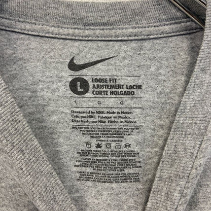 古着 used　NIKE　ナイキ　半袖カレッジプリントTシャツ　JESUIT　FOOTBALL　レトロデザイン　グレー　Lサイズ