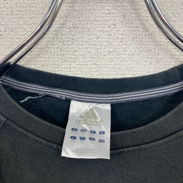 00s　adidas　アディダス　スウェット/トレーナー　ヴィンテージ　パフォーマンスロゴ　黒　ブラック　XLサイズ　古着