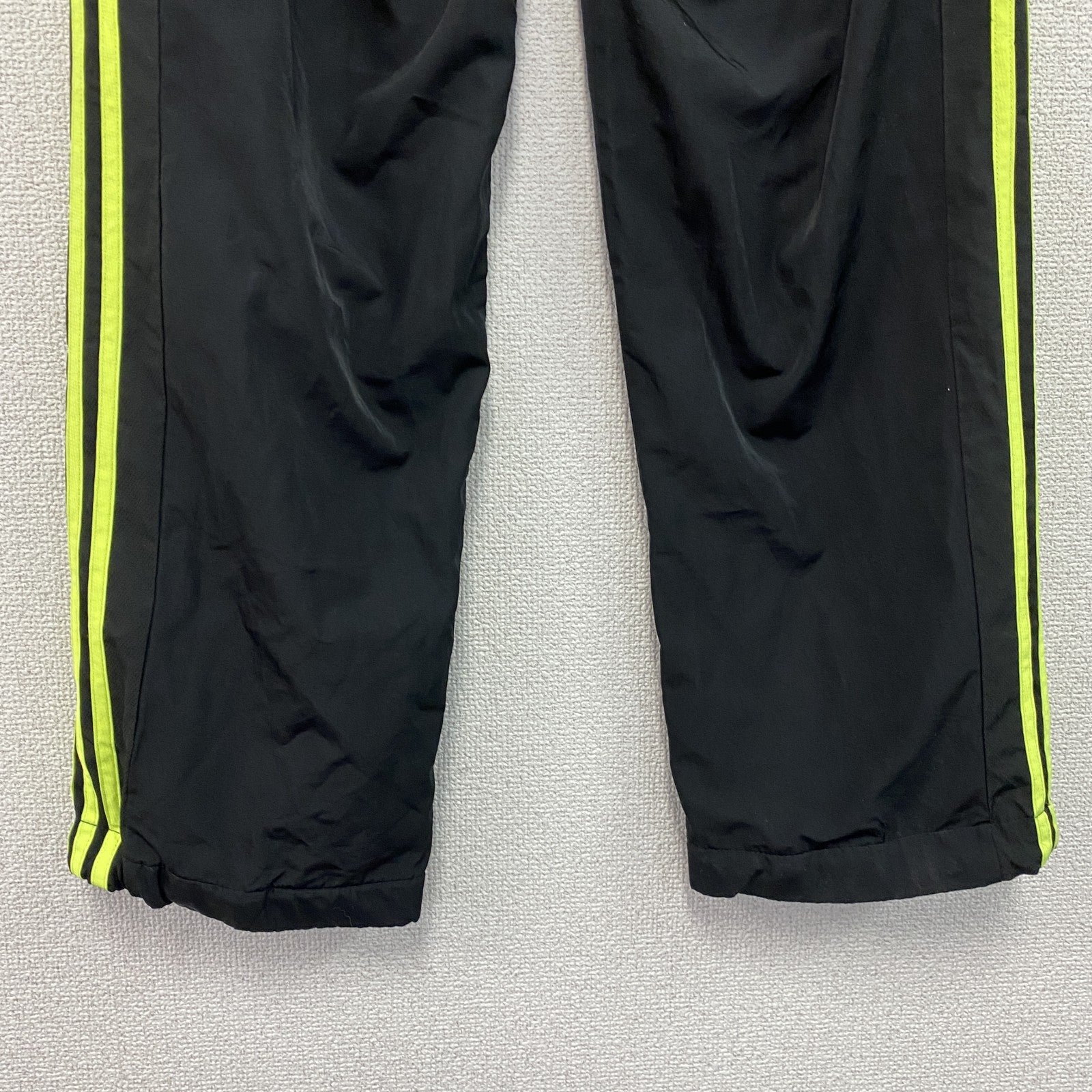 adidas　アディダス　トラックパンツ/ジャージ　黒　ブラック　Oサイズ　古着