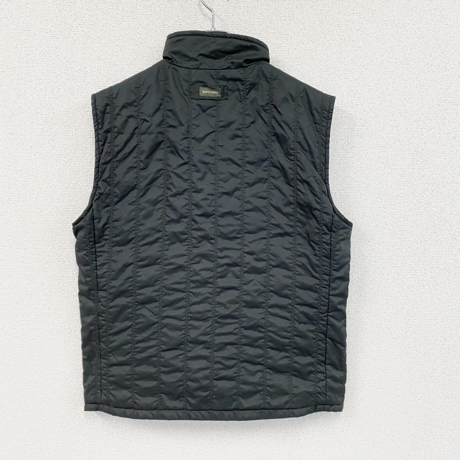 Henry Cotton’s　ヘンリーコットンズ　フルジップナイロンベスト　中綿入り　黒　ブラック　46サイズ　古着