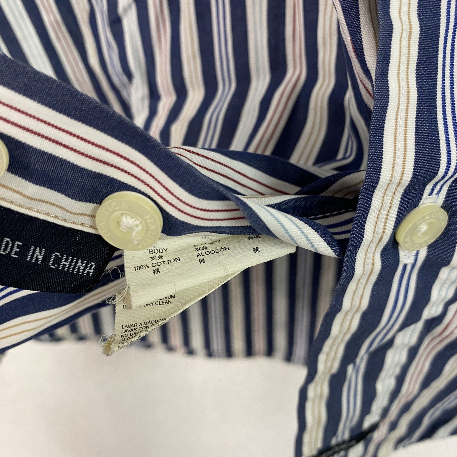 NAUTICA　ノーティカ　SANDED POPLIN　長袖ボタンダウンシャツ　ストライプ　マルチカラー　紺　ネイビー　Mサイズ