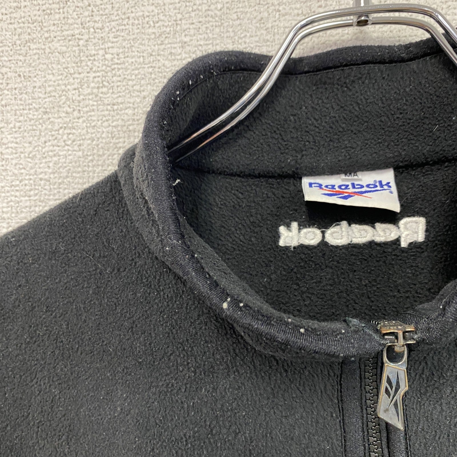 90s　Reebok　リーボック　フルジップフリースベスト/ボアベスト　刺繍ロゴ　3つポケット　黒　ブラック　Mサイズ　古着