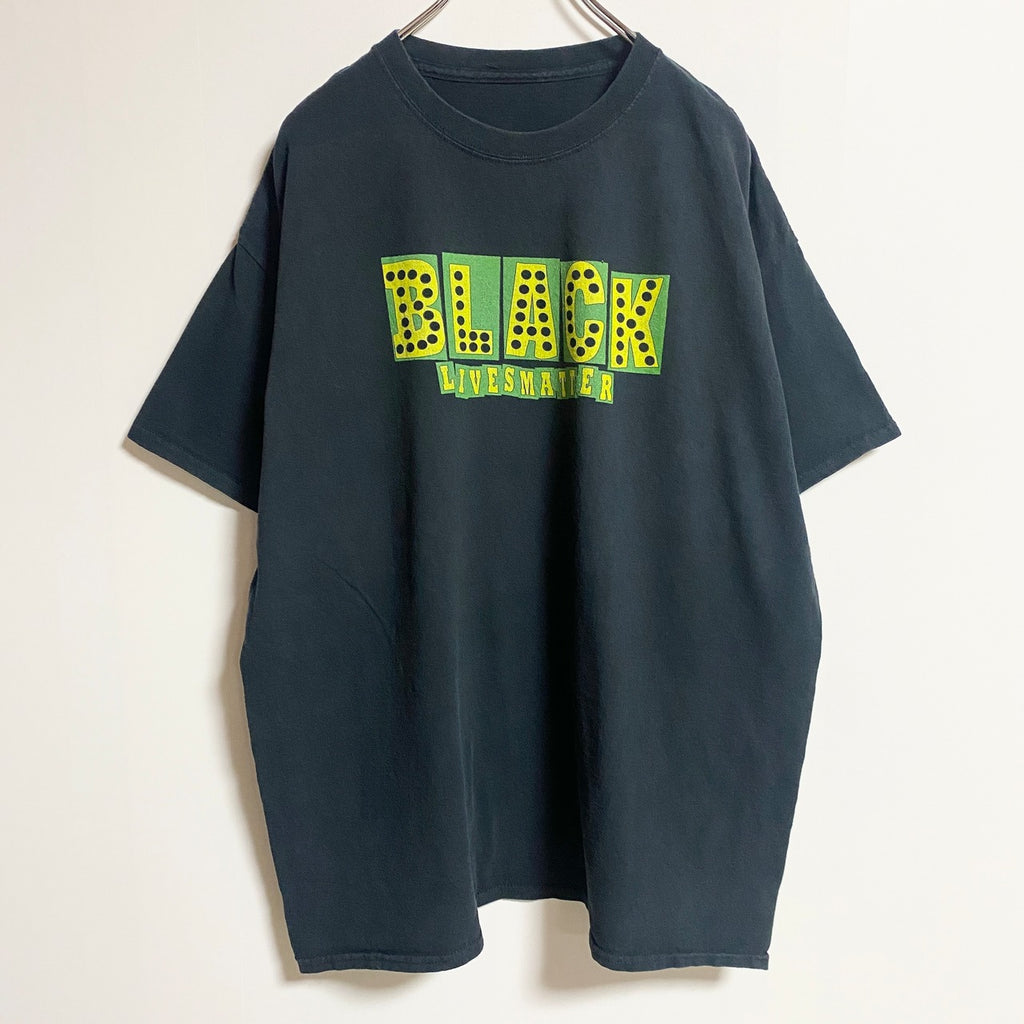 半袖ロゴプリントデザインTシャツ　クルーネック　メッセージ　黒　ブラック　春夏服　メンズ　レディース　古着
