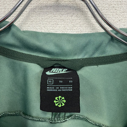 NIKE　ナイキ　トラックジャケット/ジャージ　緑　グリーン　XLサイズ