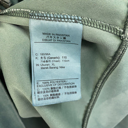 NIKE　ナイキ　トラックジャケット/ジャージ　緑　グリーン　XLサイズ