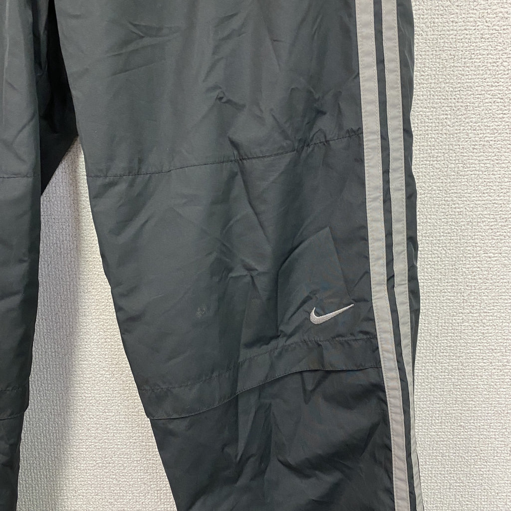 00s　NIKE　ナイキ　イージーパンツ　ウィンドブレーカーパンツ　スウッシュ　ナイロン　黒　ブラック　XLサイズ　古着