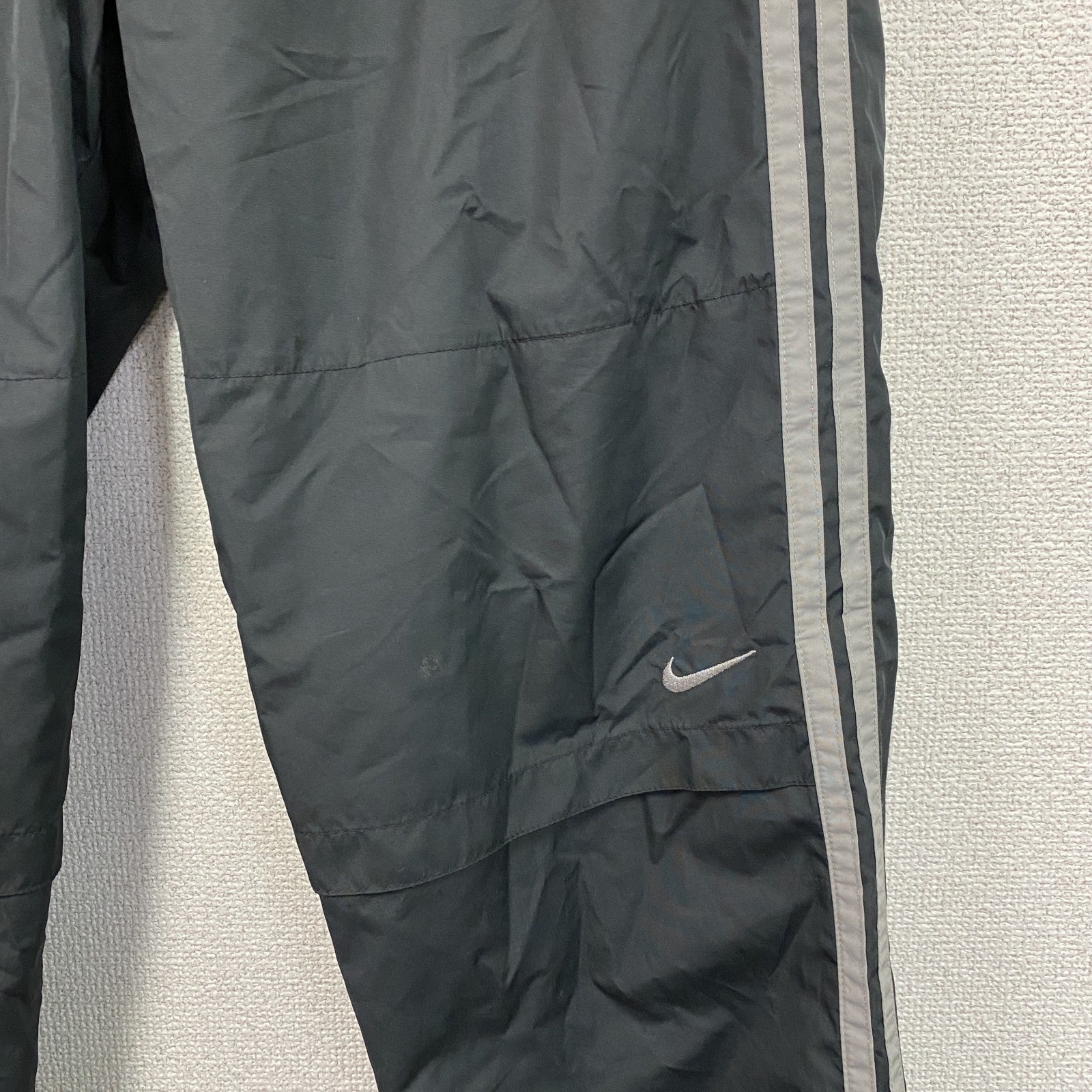 00s　NIKE　ナイキ　イージーパンツ　ウィンドブレーカーパンツ　スウッシュ　ナイロン　黒　ブラック　XLサイズ　古着