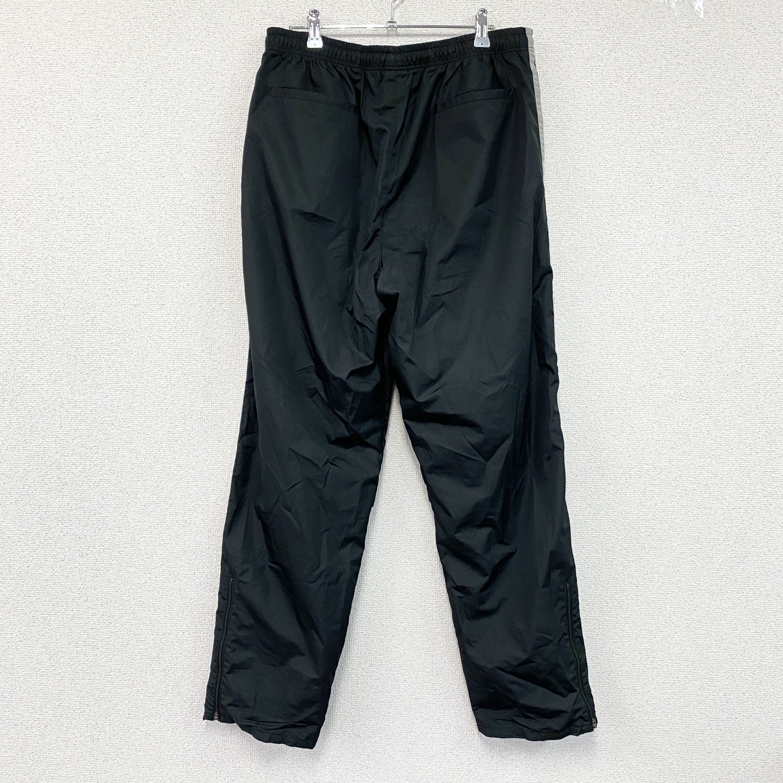 00s　NIKE　ナイキ　イージーパンツ　ウィンドブレーカーパンツ　スウッシュ　ナイロン　黒　ブラック　XLサイズ　古着
