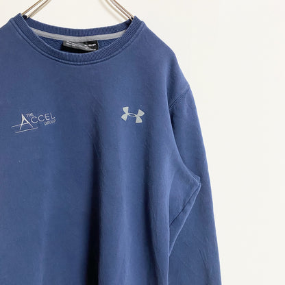 古着 used　UNDER ARMOUR　長袖ワンポイントロゴ刺繍スウェット　トレーナー　ネイビー　ビッグシルエット　XLサイズ