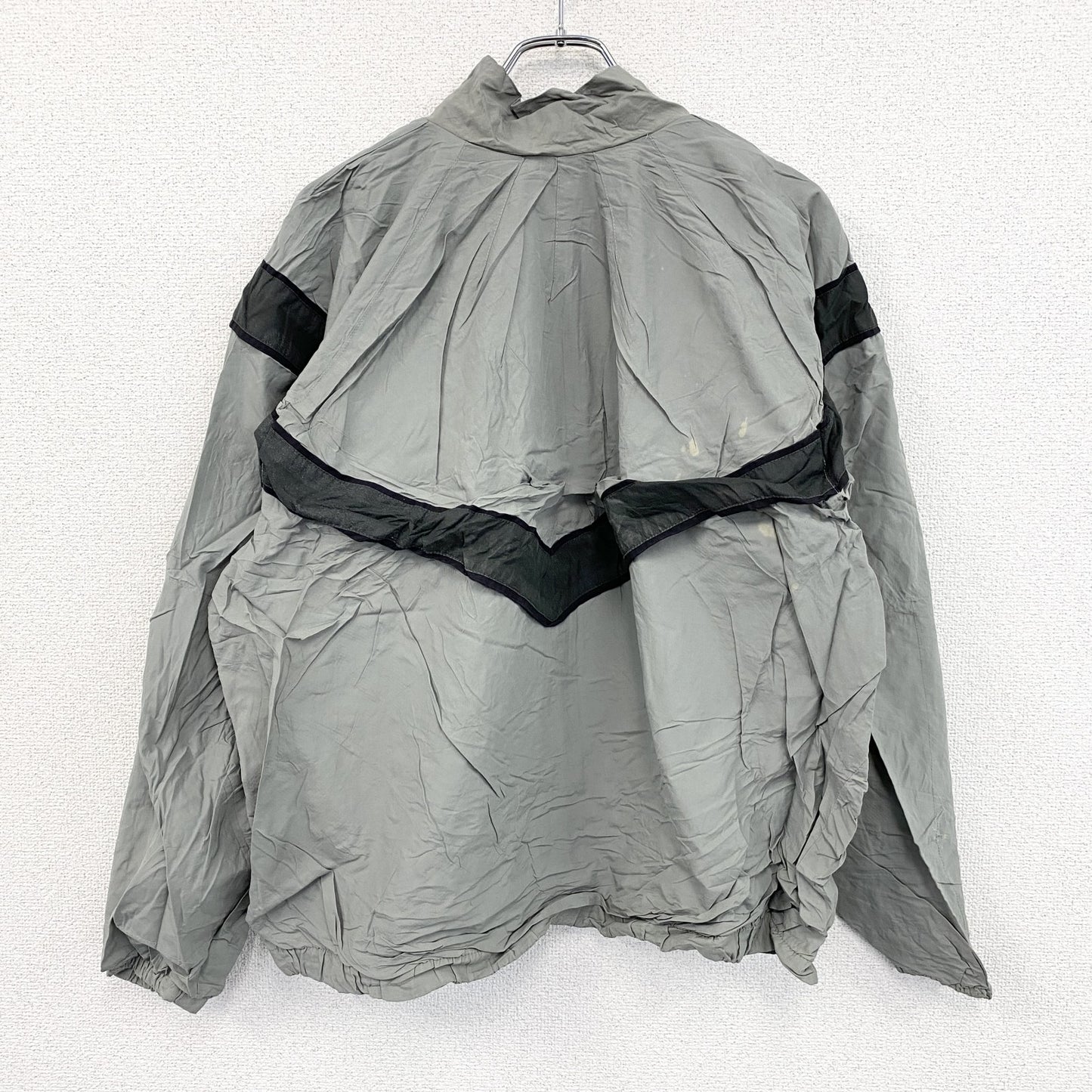 米軍　U.S.ARMY　トレーニングジャケット　ナイロンジャケット　グレー　Lサイズ
