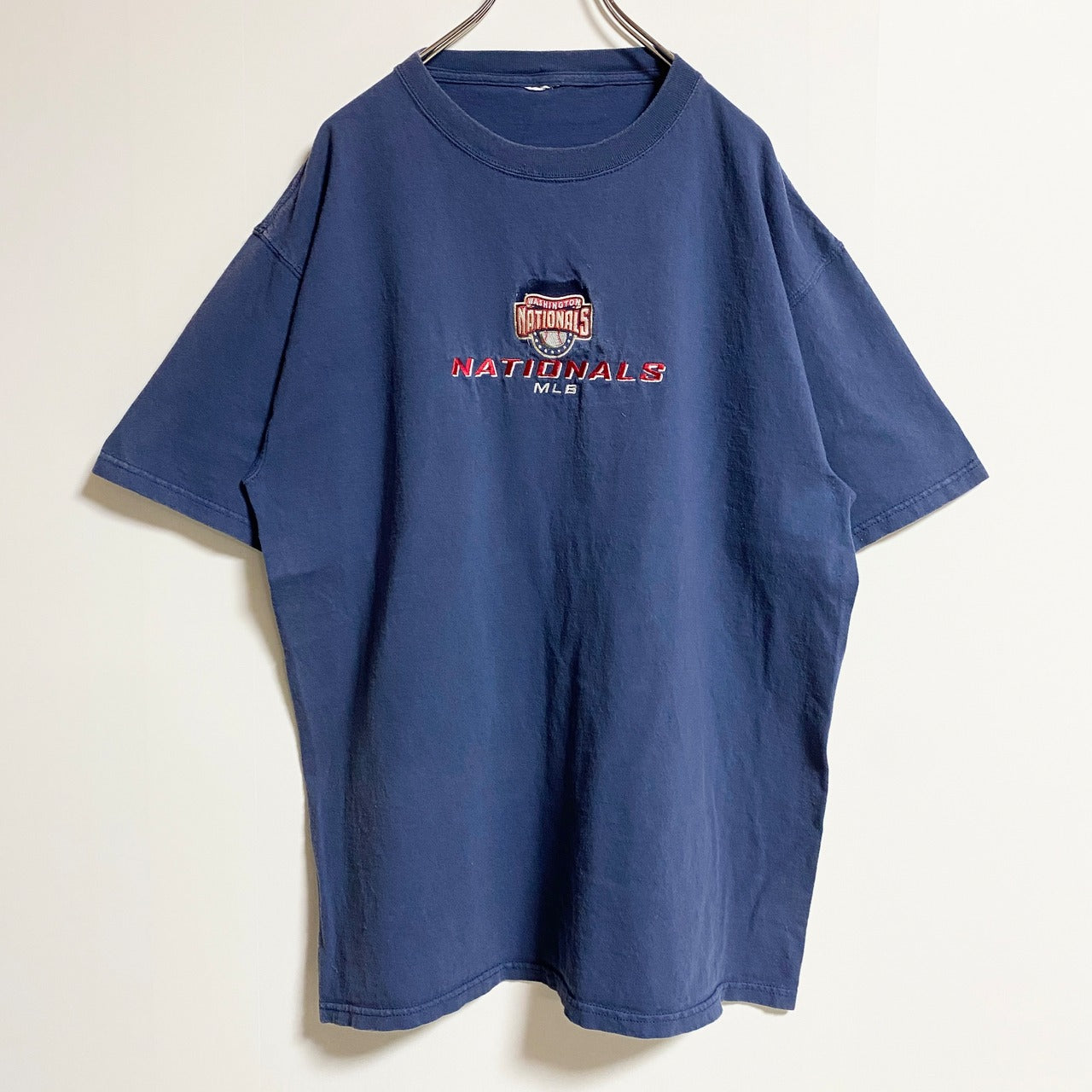 古着 used　半袖オフィシャル刺繍Tシャツ　MLB　Washington Nationals　野球　ネイビー　春夏服