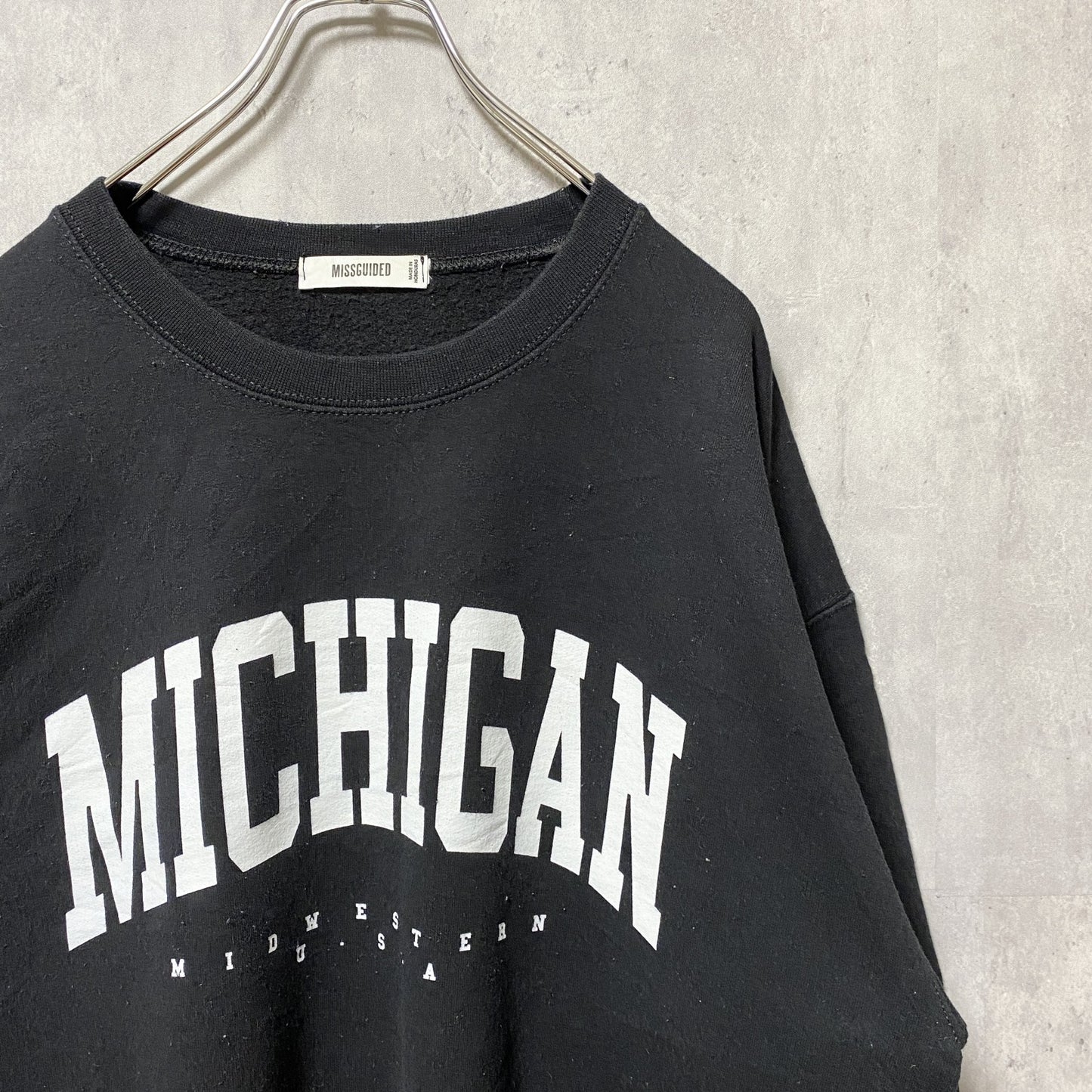 古着 used　MISSGUIDED　MICHIGAN　ミシガン　長袖スウェット　トレーナー　黒　ブラック　オーバーサイズ　XLサイズ