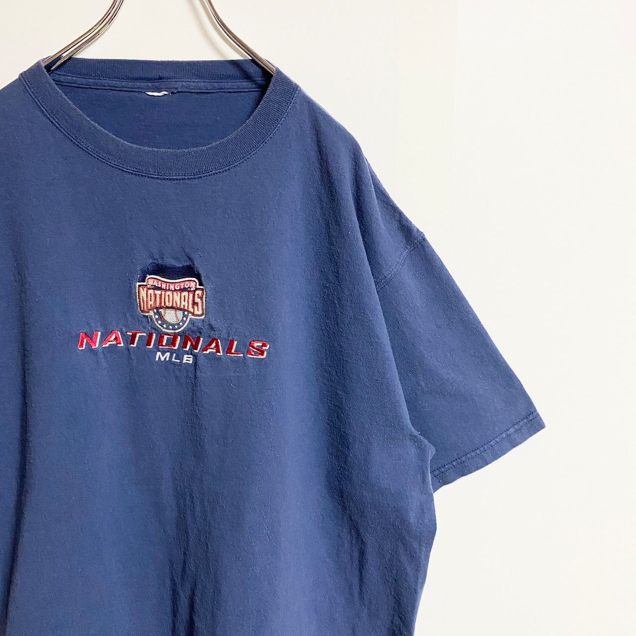 古着 used　半袖オフィシャル刺繍Tシャツ　MLB　Washington Nationals　野球　ネイビー　春夏服