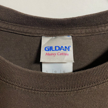 古着 used　GILDAN　ギルダン　半袖カープリントデザインTシャツ　クルーネック　キングスビーチ　車　茶色　春夏服　Lサイズ