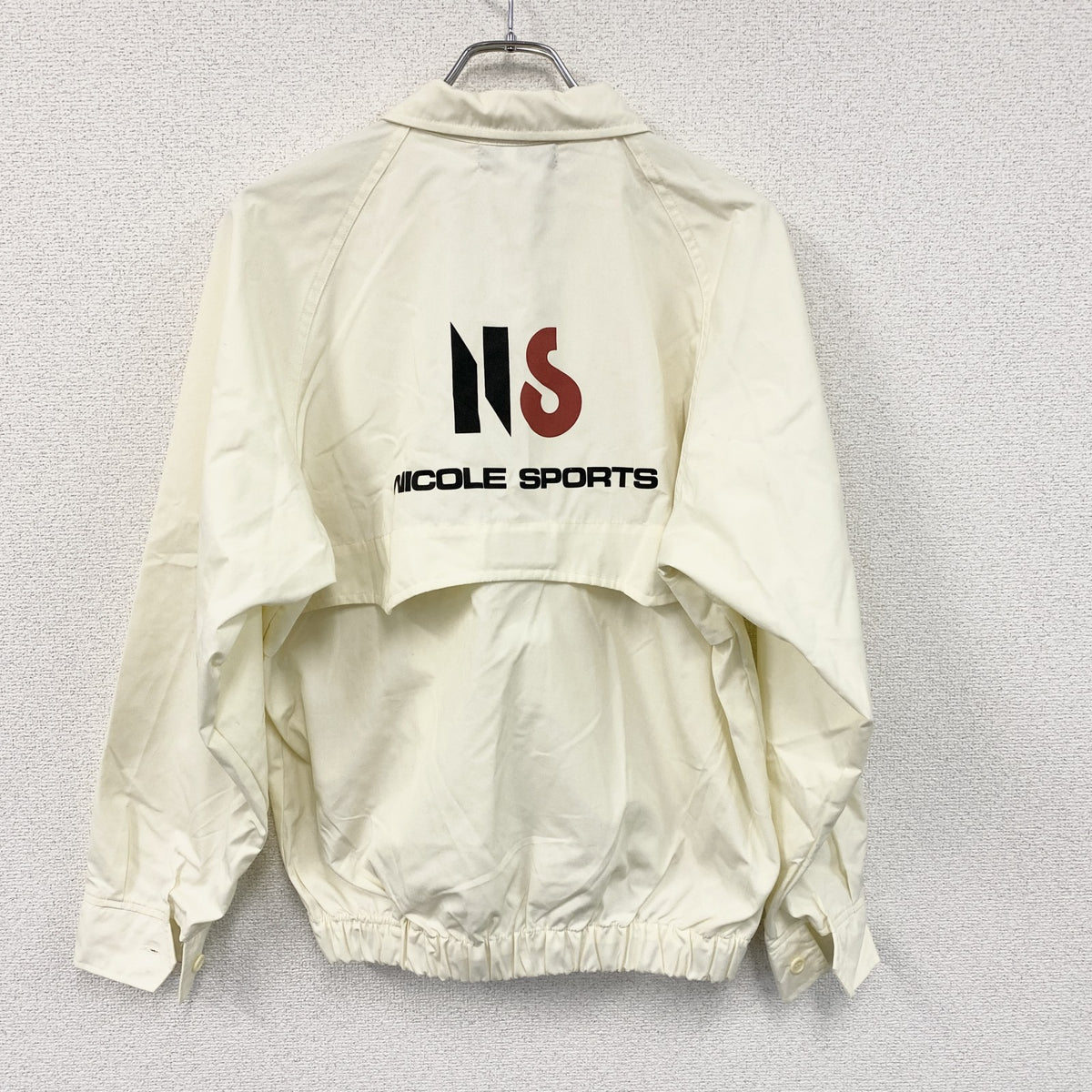 NICOLE SPORTS　ウィンドブレーカー　企業ロゴ　アイボリー　Fサイズ ウインドブレーカー ナイロンアウター レディース 古着