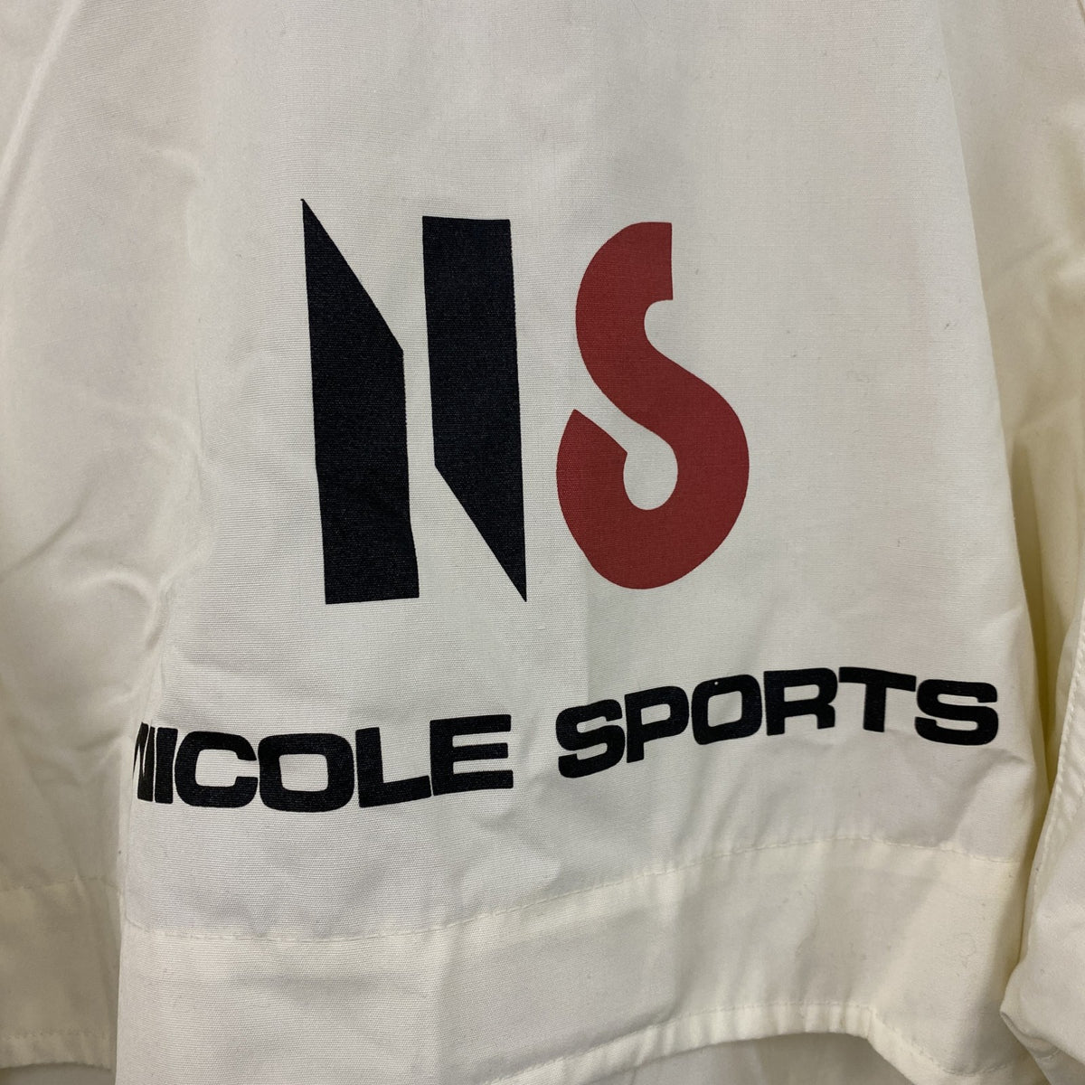 NICOLE SPORTS　ウィンドブレーカー　企業ロゴ　アイボリー　Fサイズ ウインドブレーカー ナイロンアウター レディース 古着