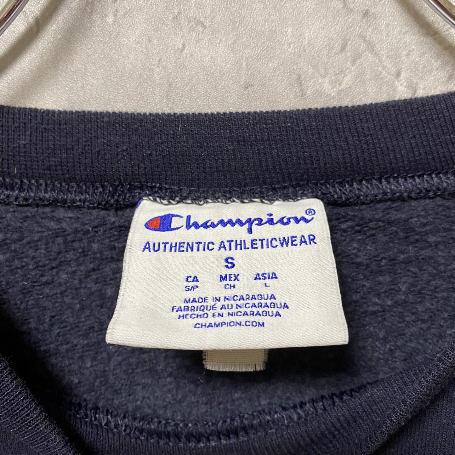 古着 used　Champion　チャンピオン　長袖ワッペン刺繍スウェット　トレーナー　ネイビー　クルーネック　Sサイズ