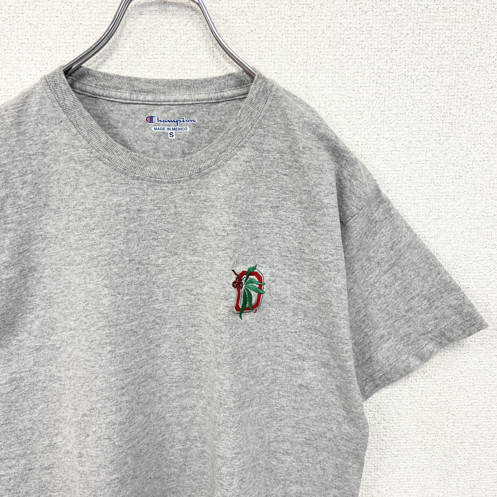 Champion　チャンピオン　半袖Tシャツ　刺繍ロゴ　ワンポイント　現行　灰色　グレー　Sサイズ　古着