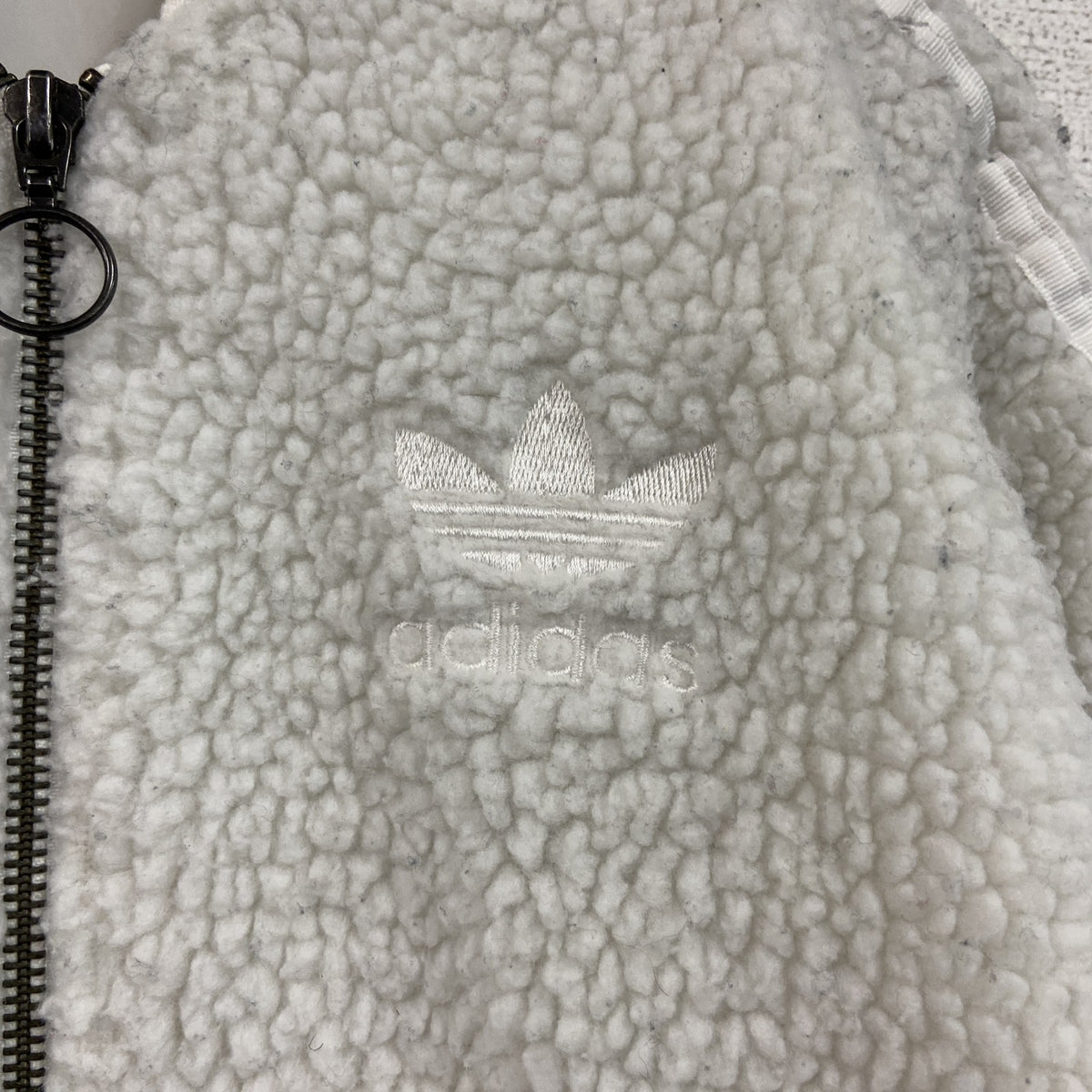 adidas　アディダス　フリースジャケット/ボアジャケット　トレフォイルロゴ　刺繍ロゴ　白　ホワイト　Lサイズ　古着