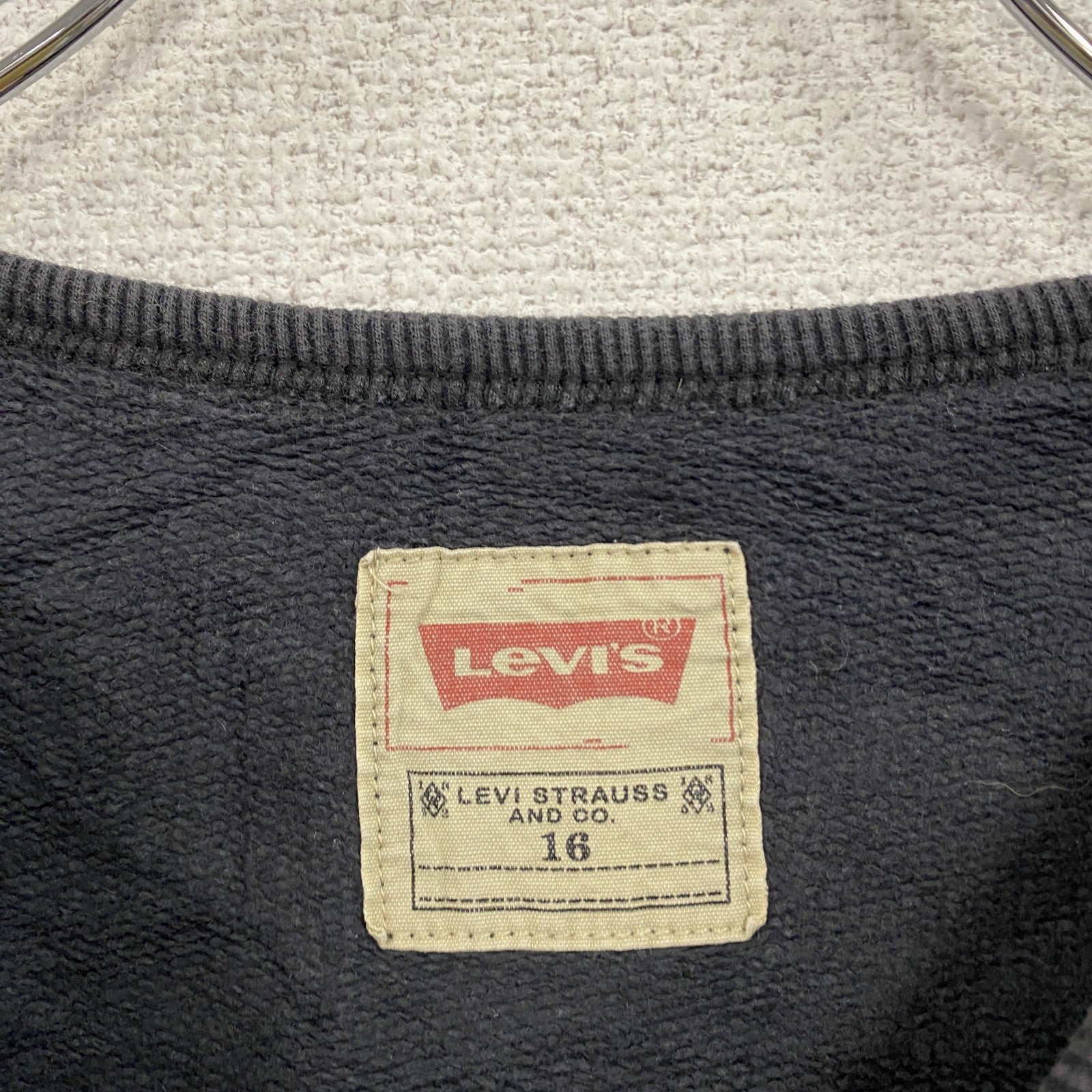 Levi's　リーバイス　スウェット/トレーナー　前V　デカロゴ　黒　ブラック　16サイズ　古着