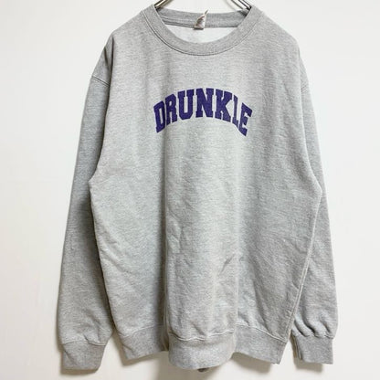 古着 used　長袖プリントスウェット　トレーナー　クルーネック　DRUNKLE　グレー　秋冬服　ビッグシルエット　XLサイズ