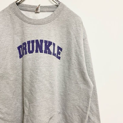 古着 used　長袖プリントスウェット　トレーナー　クルーネック　DRUNKLE　グレー　秋冬服　ビッグシルエット　XLサイズ