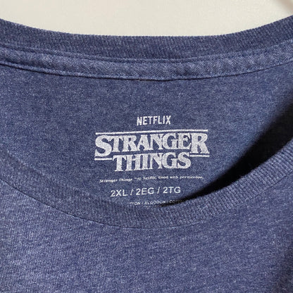 古着 used　NETFLIX　STRANGER THINGS　半袖ロゴプリントTシャツ　ネイビー　ビッグシルエット　2XLサイズ