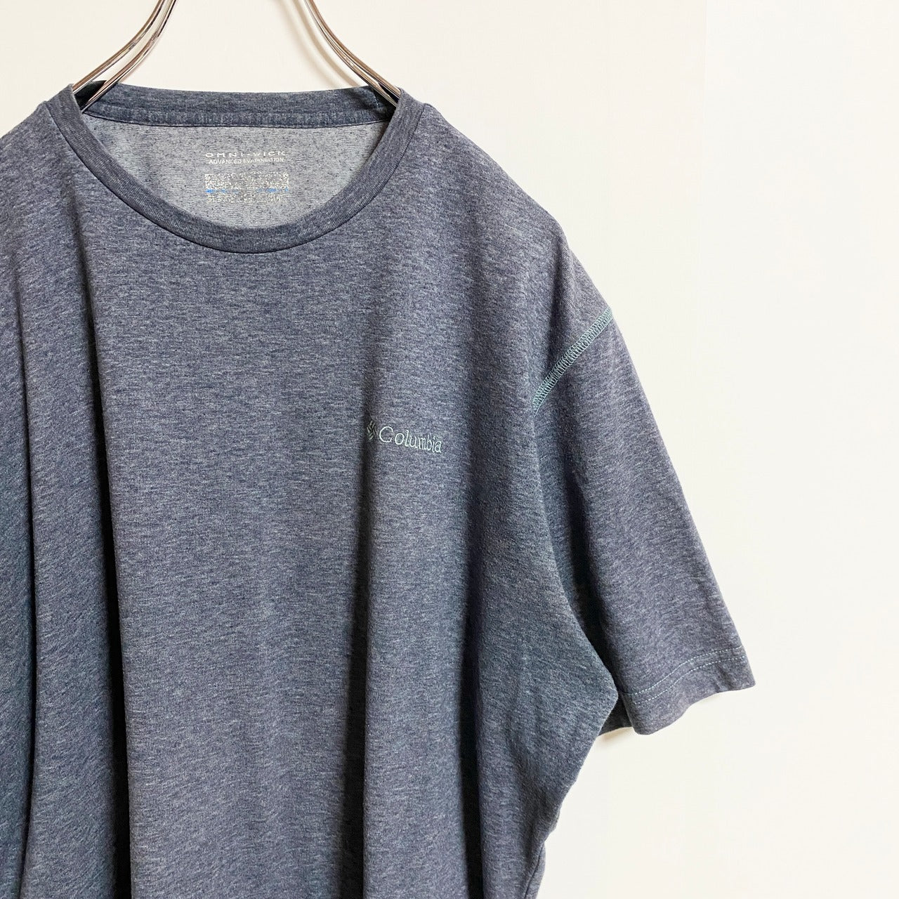Columbia　コロンビア　半袖ワンポイントロゴ刺繍Tシャツ　クルーネック　シンプル　グレー　灰色　春夏服　古着