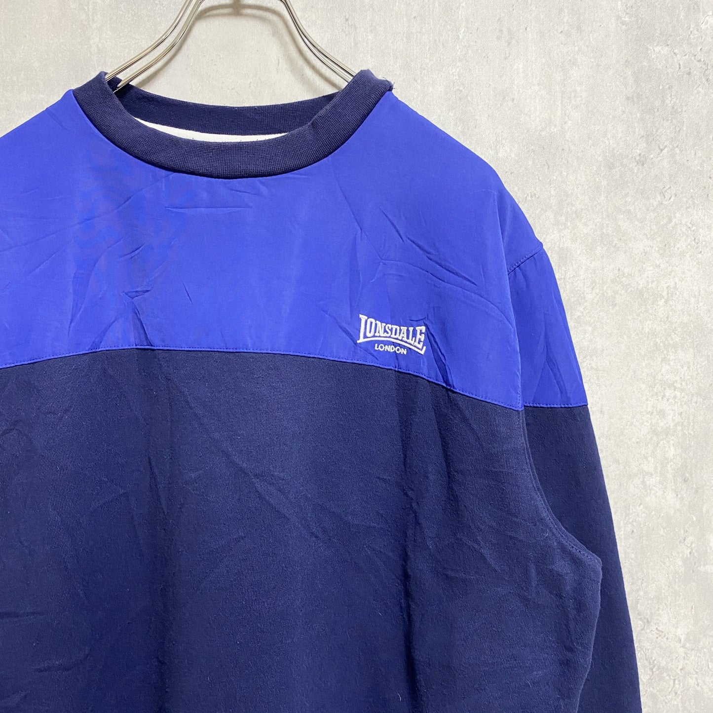 古着 used　LONSDALE ロンズデール　長袖スウェット　トレーナー　2トーン　ライン入り　クルーネック　Lサイズ