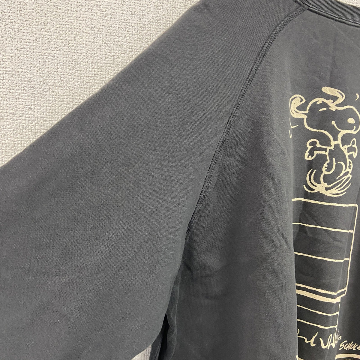 UNIQLO　ユニクロ　UT　スヌーピー　PEANUTS　スウェット/トレーナー　フェード　ラグランスリーブ　ダークグレー　Lサイズ　古着