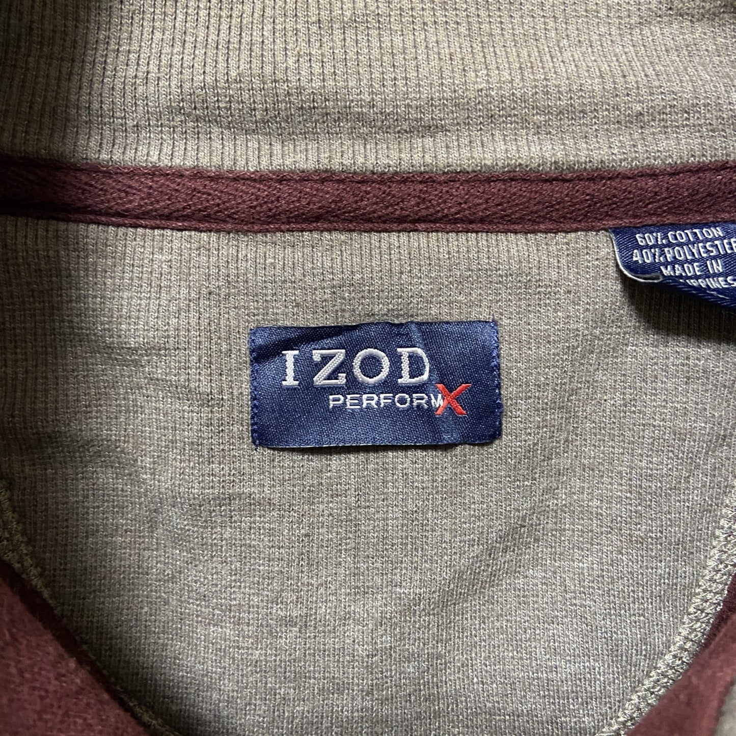 古着 used　IZOD　アイゾッド　長袖ハーフジップスウェット　トレーナー　ワンポイント刺繍　ワインレッド　えんじ色　XLサイズ